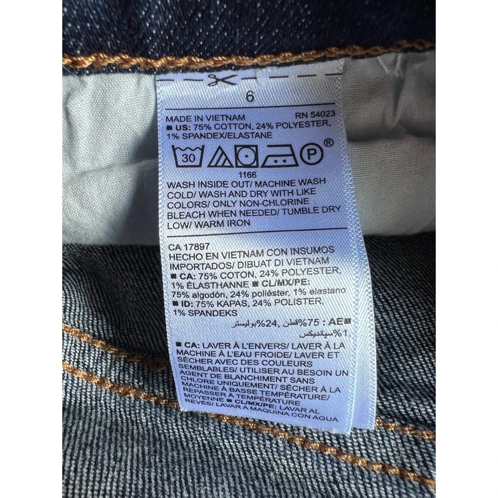 Old Navy Womens Dark Wash Cuffed Denim Jean Shorts Size 6 - Picture 4 of 4